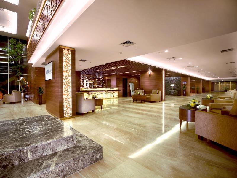 ASTON Madiun Hotel&Conference Center Exterior foto