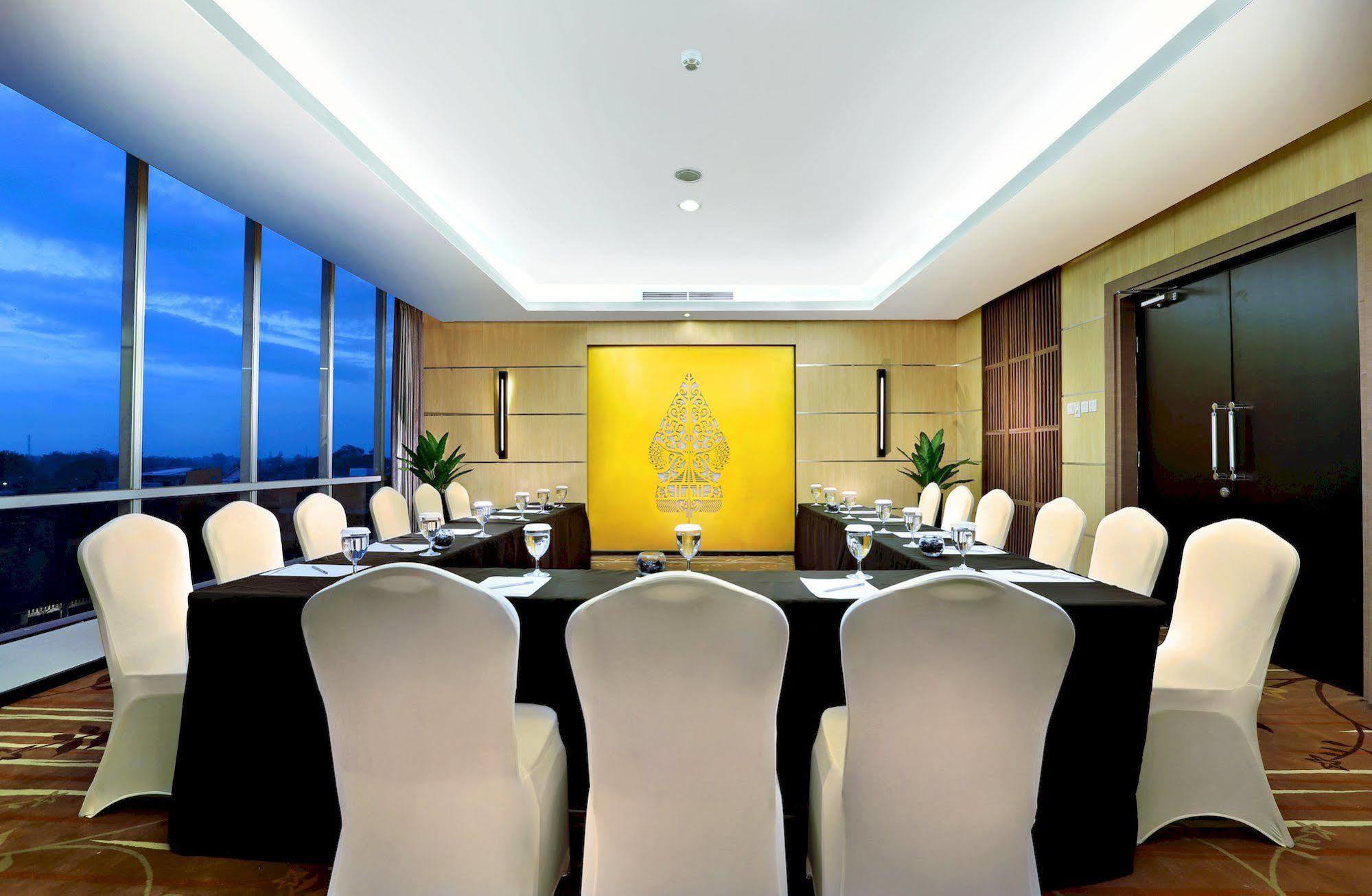 ASTON Madiun Hotel&Conference Center Exterior foto