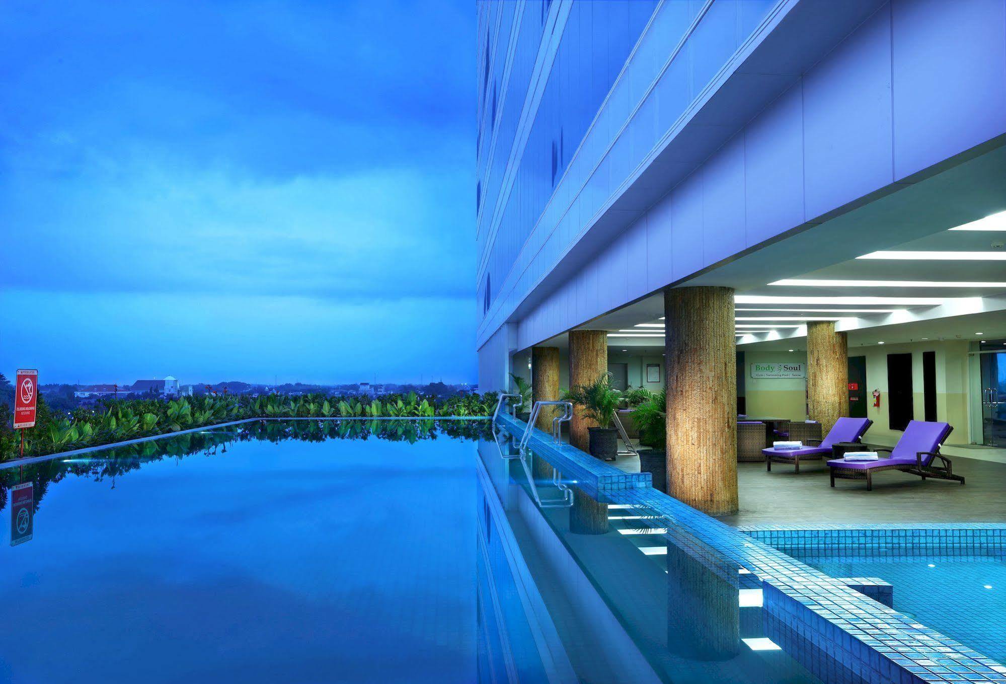 ASTON Madiun Hotel&Conference Center Exterior foto